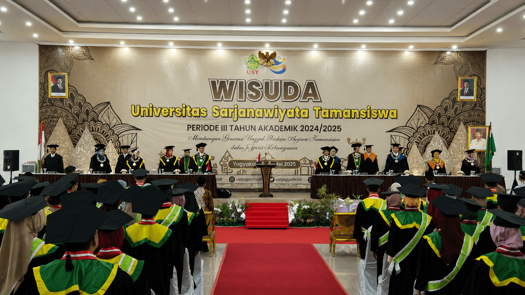 Wisuda Universitas UST