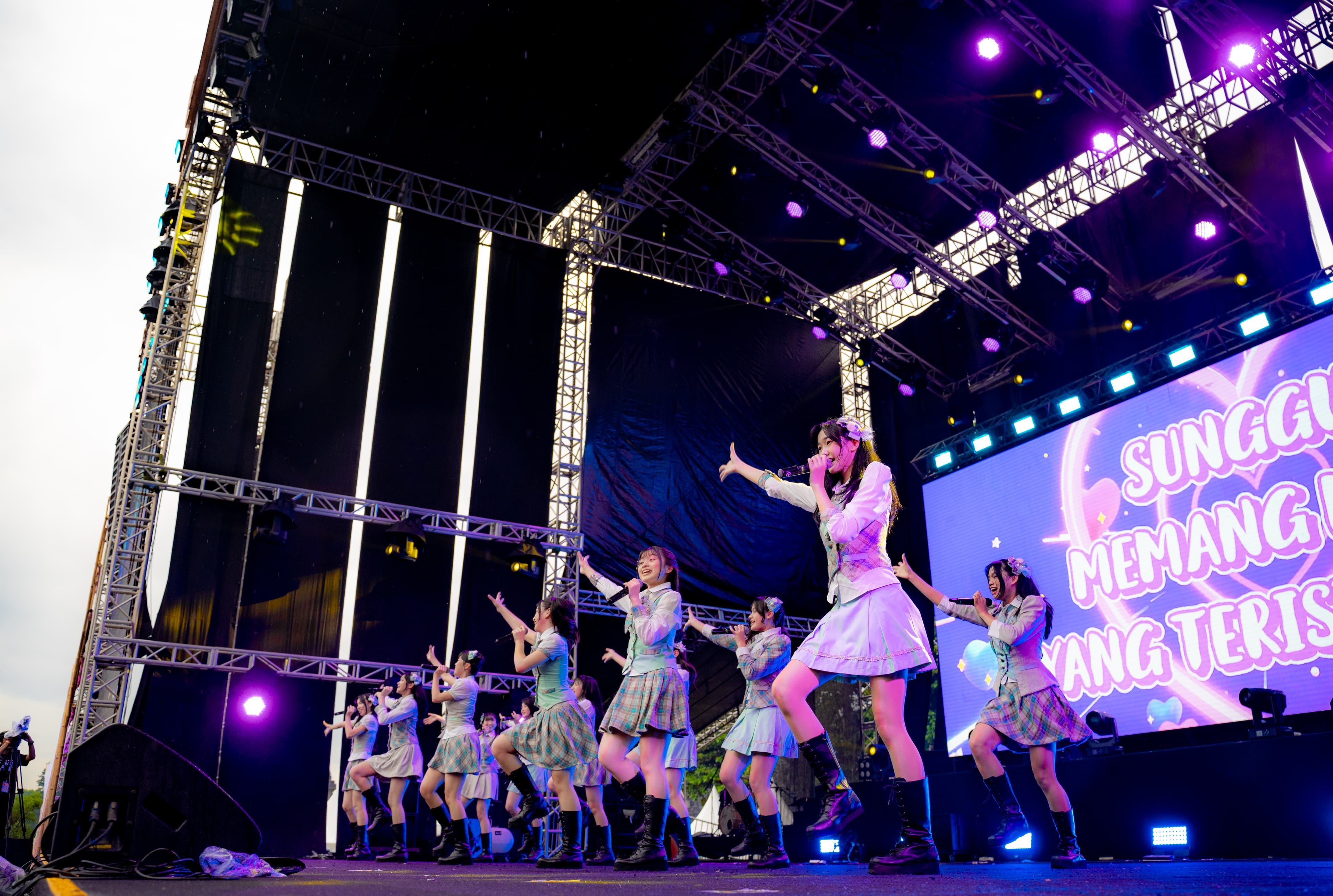 JKT 48